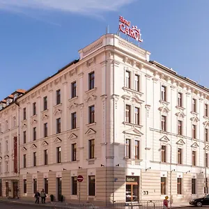 4* Отель Carol