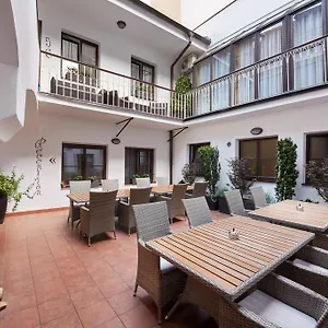 Bed & Breakfast Old House, Praag